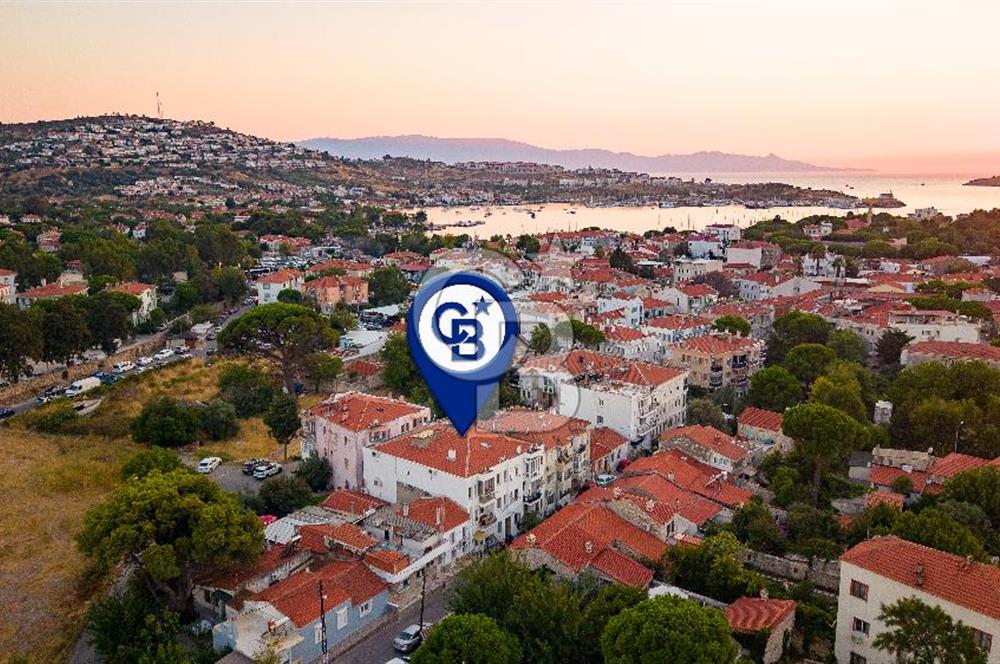 Foça Merkezde Sahile Yürüme Mesafesinde Satılık 2+1 Daire