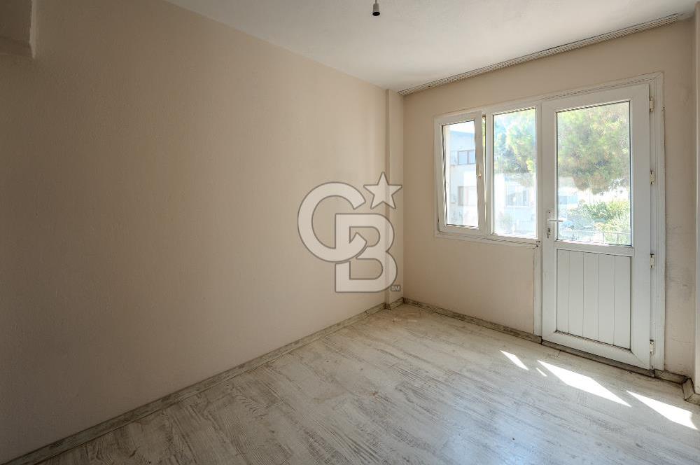 Urla Çamlıçay'da Denize 150m, Cadde Üzeri, Tadilatlı KOMPLE SATILIK BİNA