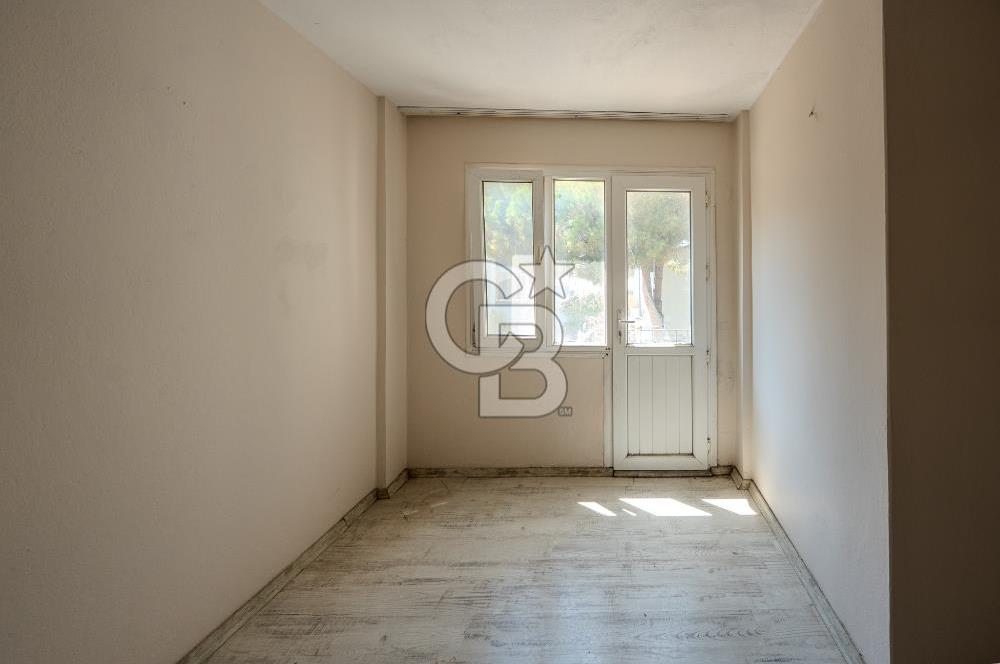 Urla Çamlıçay'da Denize 150m, Cadde Üzeri, Tadilatlı KOMPLE SATILIK BİNA