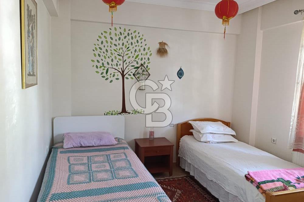 Yenifoça M.Kemal Atatürk Mah. Eşyalı Kiralık 3+1 Daire