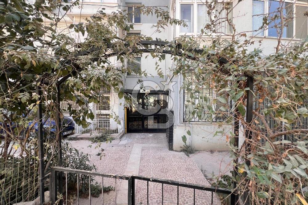 Aksoy'da Giriş Katı Bahçeli Kiralık 2+1 Daire