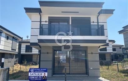 GÖMEÇ DENİZ EVLER SİTESİ'NDE SATILIK 3+1 VİLLA