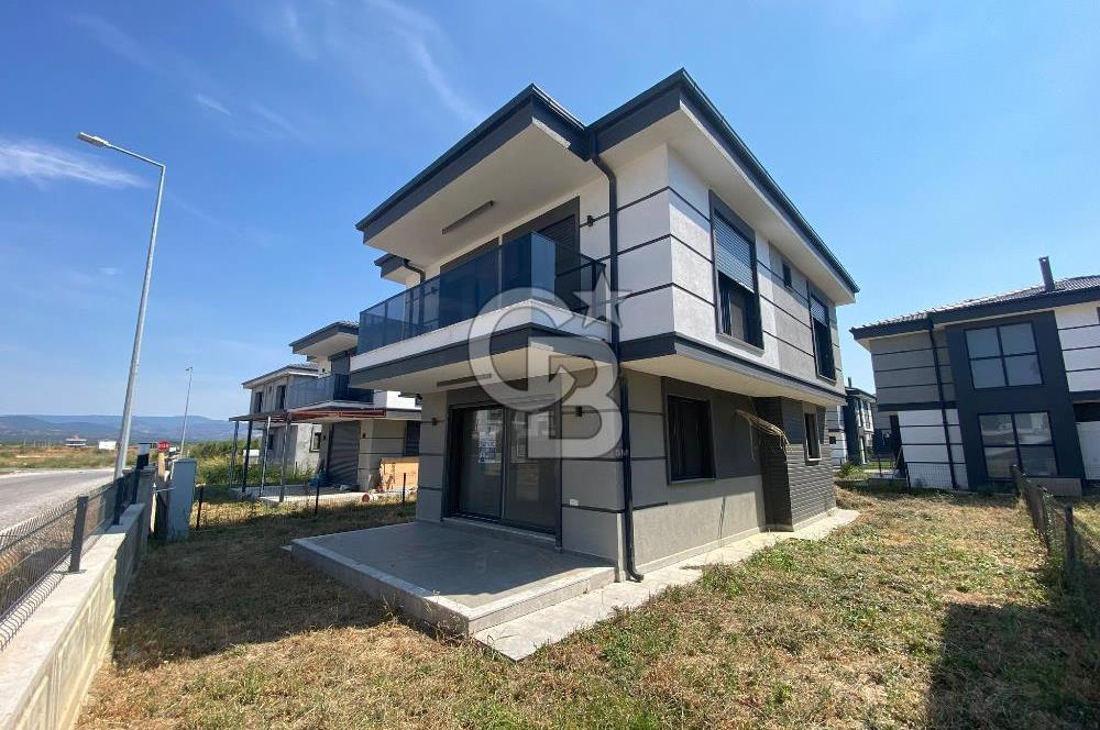 GÖMEÇ DENİZ EVLER SİTESİ'NDE SATILIK 3+1 VİLLA