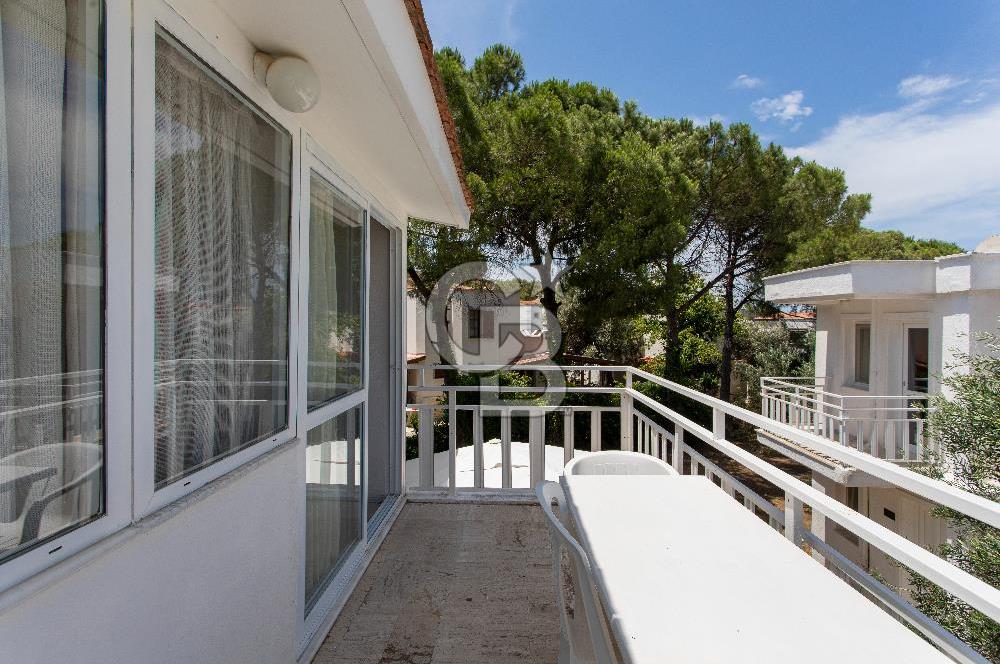 Eski Foça Hanedan Beach Club'ta Satılık Villa