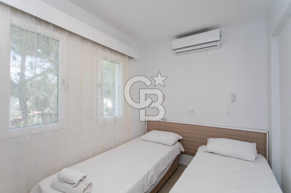 Eski Foça Hanedan Beach Club'ta Satılık Villa