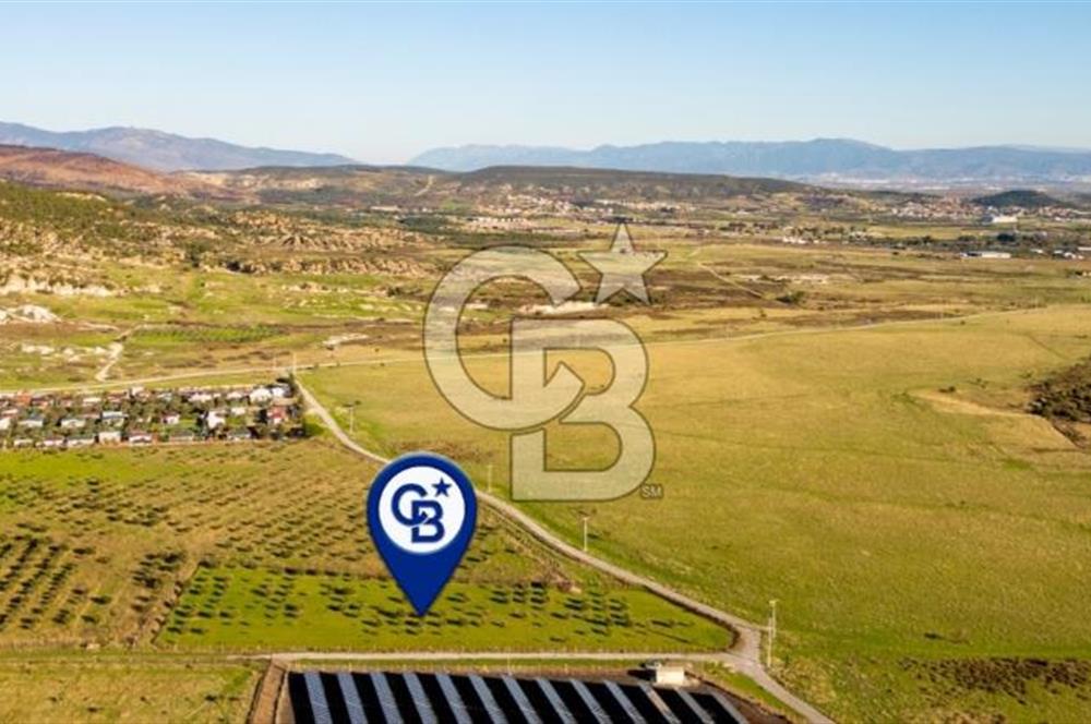 FOÇA KOCAMEHMETLER’DE 6.484 M² TEK TAPU SATILIK TARLA