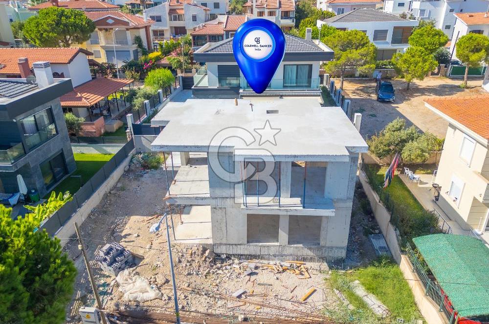 ÇEŞME YALI DA DENİZ MANZARALI 4+1 NATAMAM SATILIK VİLLA