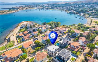 ÇEŞME YALI DA DENİZ MANZARALI 4+1 NATAMAM SATILIK VİLLA