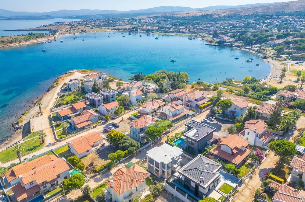 ÇEŞME YALI DA DENİZ MANZARALI 4+1 NATAMAM SATILIK VİLLA