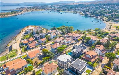 ÇEŞME YALI DA DENİZ MANZARALI 4+1 NATAMAM SATILIK VİLLA