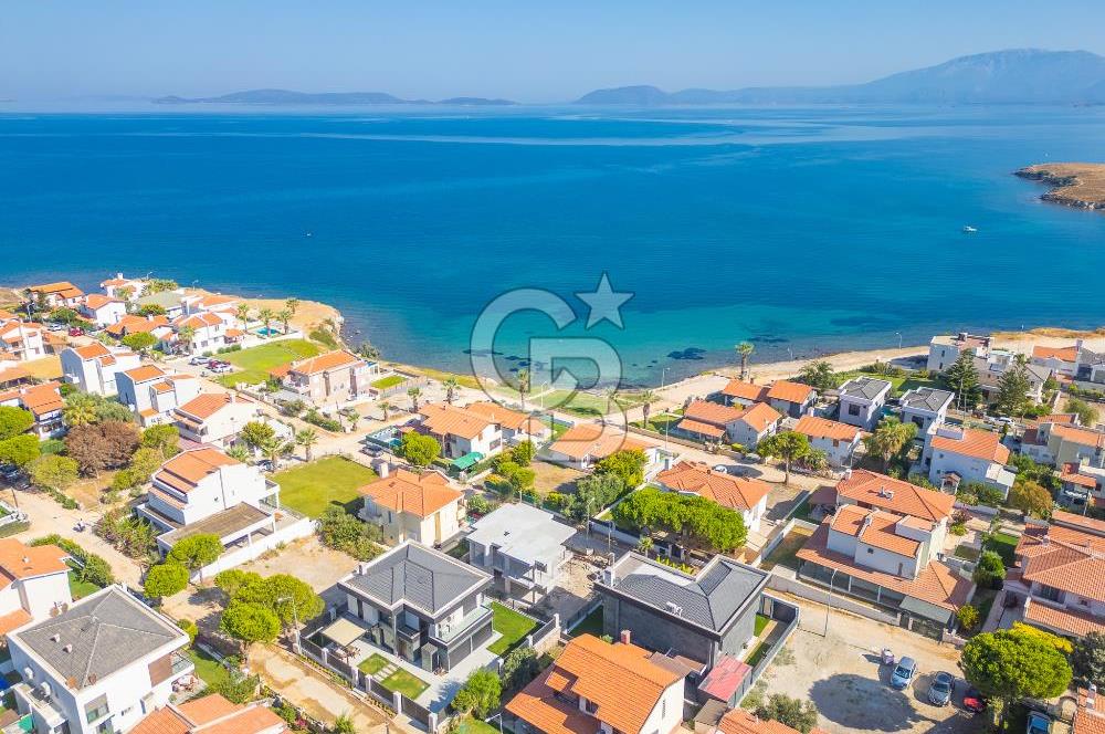 ÇEŞME YALI DA DENİZ MANZARALI 4+1 NATAMAM SATILIK VİLLA
