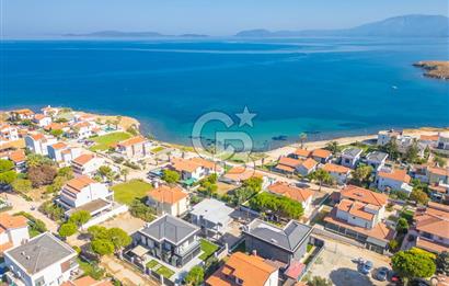 ÇEŞME YALI DA DENİZ MANZARALI 4+1 NATAMAM SATILIK VİLLA