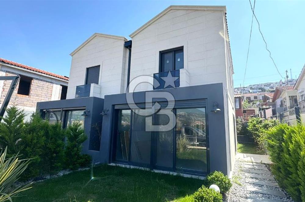 Eski Foça Atatürk Mahallesinde Sıfır 2+1 Satılık Villa