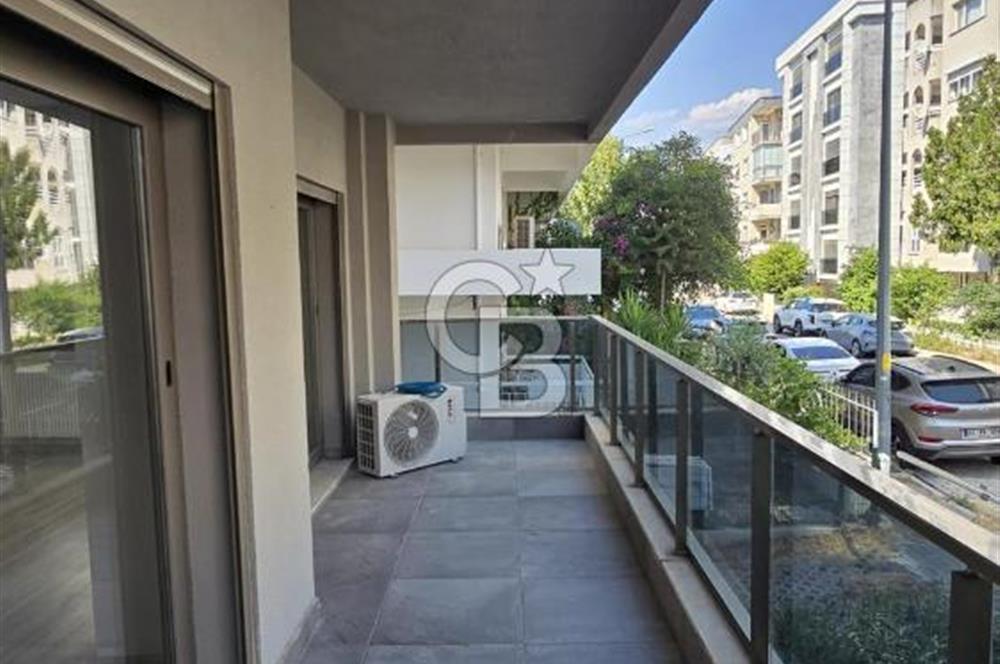 Bostanlı'nın Prestijli ve Sakin Lokasyonunda Satılık 3+1 Daire