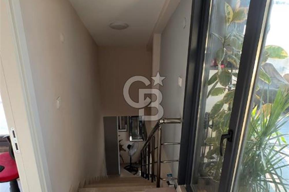 TUZLA POSTANE'DE DENİZ MANZARALI SATILIK 5+2 DUBLEKS DAİRE