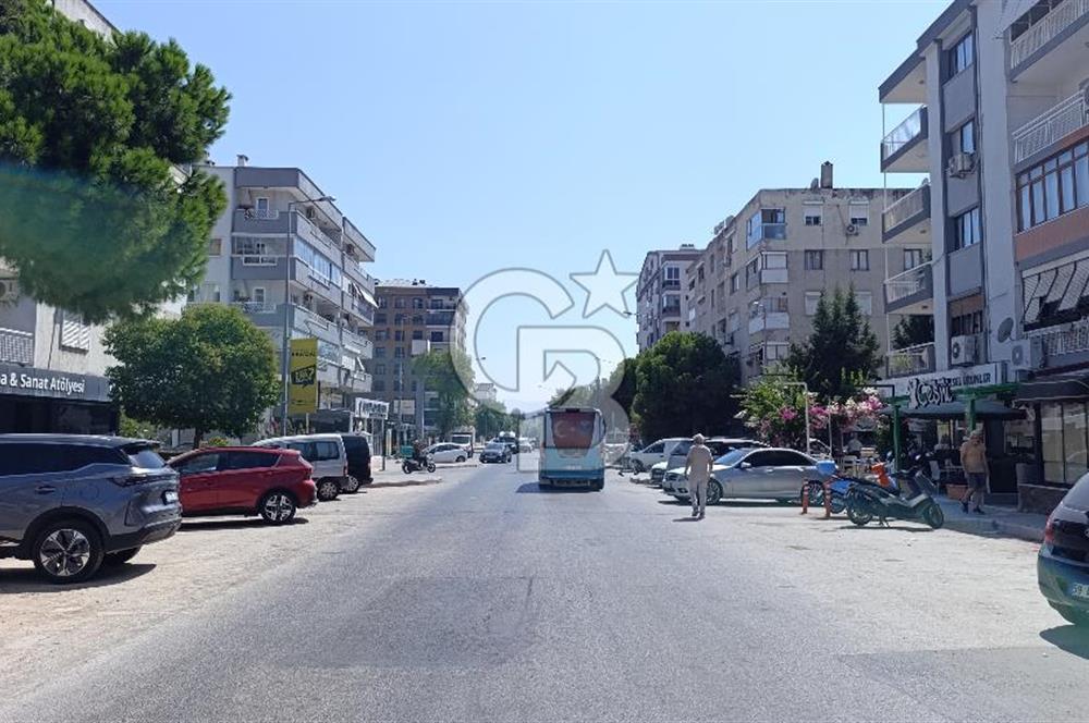 İzmir Karşıyaka Bahriye Üçok Tadilatlı Satılık 3+1 123 m² Daire