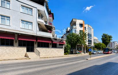 BUCA AKINCILAR AKDOĞAN CD. ÜZERİ 140 M² GENİŞ VİTRİNLİ DÜKKÂN 