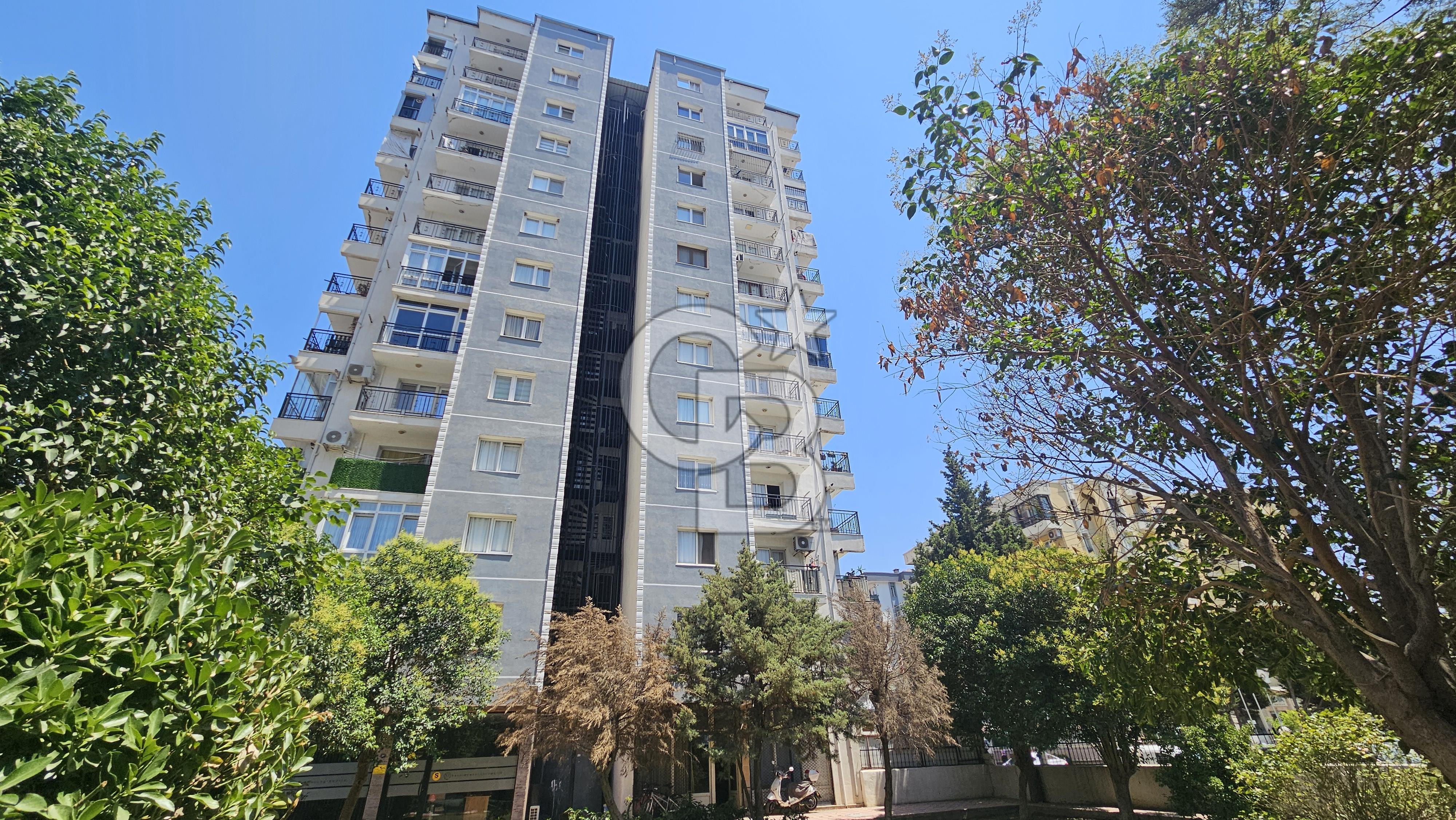 BUCA YENİGÜN'DE SİTE İÇİNDE 3+1 ARA KAT OTOPARKLI SATILIK DAİRE