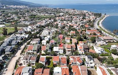 NARLIDERE SAHİLEVLERİ'NDE DENİZE YAKIN SATILIK MÜSTAKİL EV