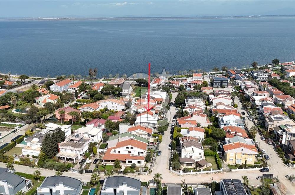 NARLIDERE SAHİLEVLERİ'NDE DENİZE YAKIN SATILIK MÜSTAKİL EV