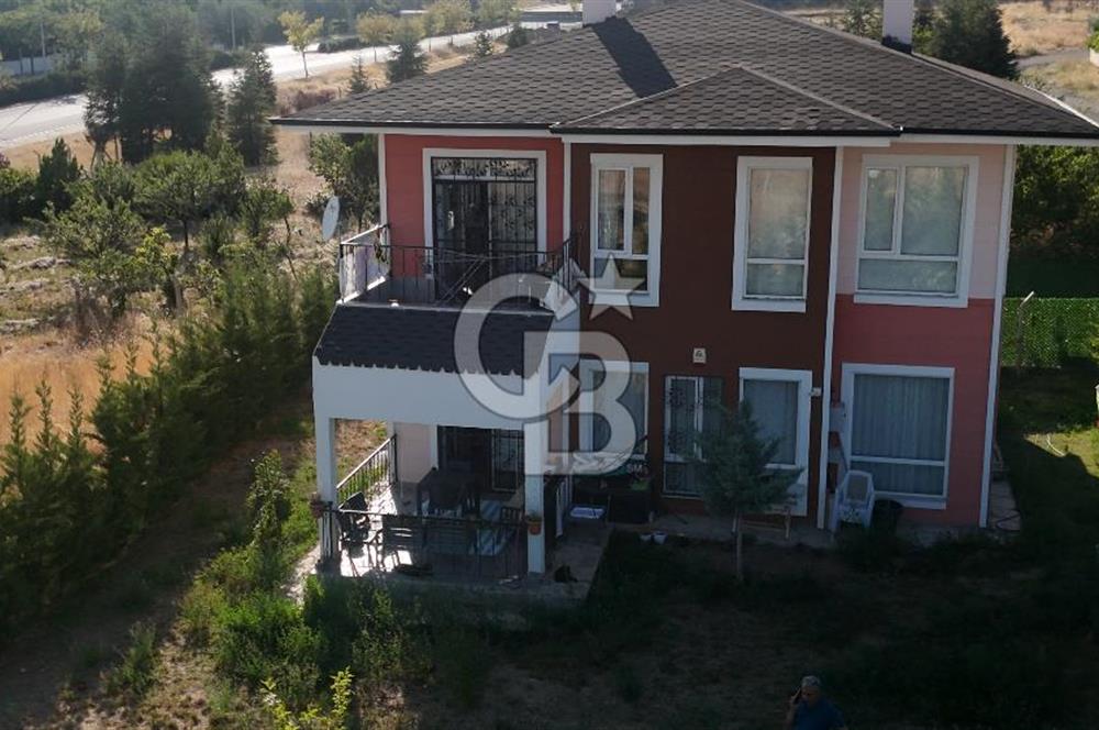 Karşıyaka mahallesinde 4,5+1 müstakil villa
