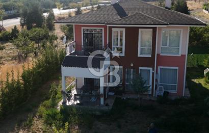 Karşıyaka mahallesinde 4,5+1 müstakil villa