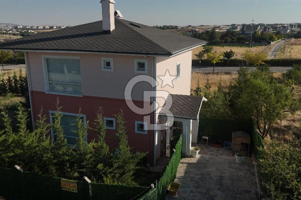 Karşıyaka mahallesinde 4,5+1 müstakil villa