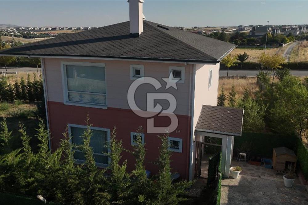 Karşıyaka mahallesinde 4,5+1 müstakil villa
