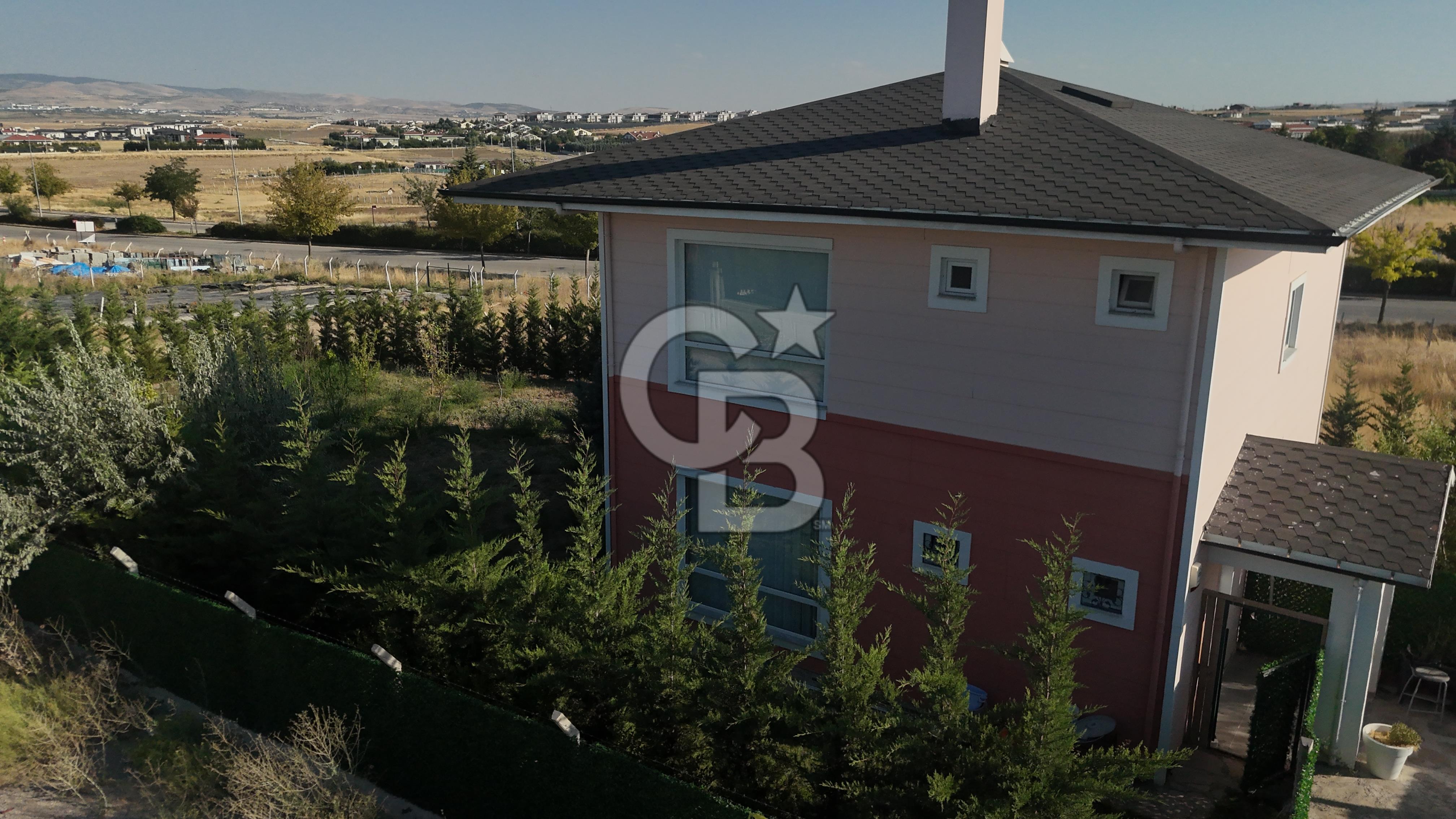 Karşıyaka mahallesinde 4,5+1 müstakil villa
