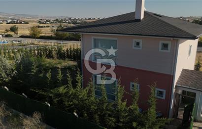 Karşıyaka mahallesinde 4,5+1 müstakil villa
