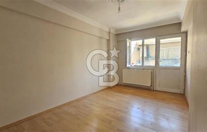 İzmir Park Karşısı Konumda 3+1 Geniş 130 m² Kiralık Daire