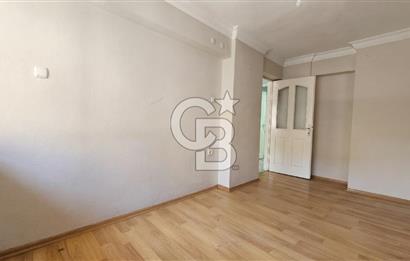 İzmir Park Karşısı Konumda 3+1 Geniş 130 m² Kiralık Daire