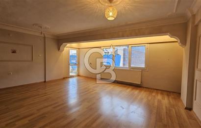 İzmir Park Karşısı Konumda 3+1 Geniş 130 m² Kiralık Daire