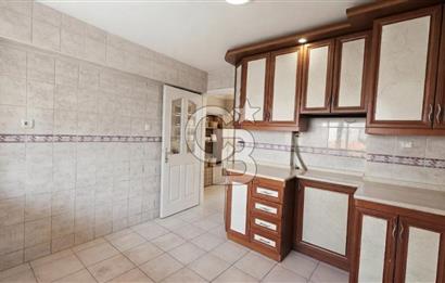 İzmir Park Karşısı Konumda 3+1 Geniş 130 m² Kiralık Daire