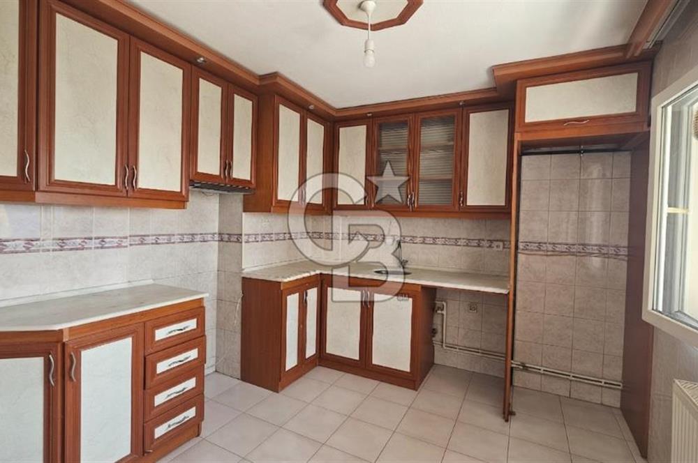 İzmir Park Karşısı Konumda 3+1 Geniş 130 m² Kiralık Daire