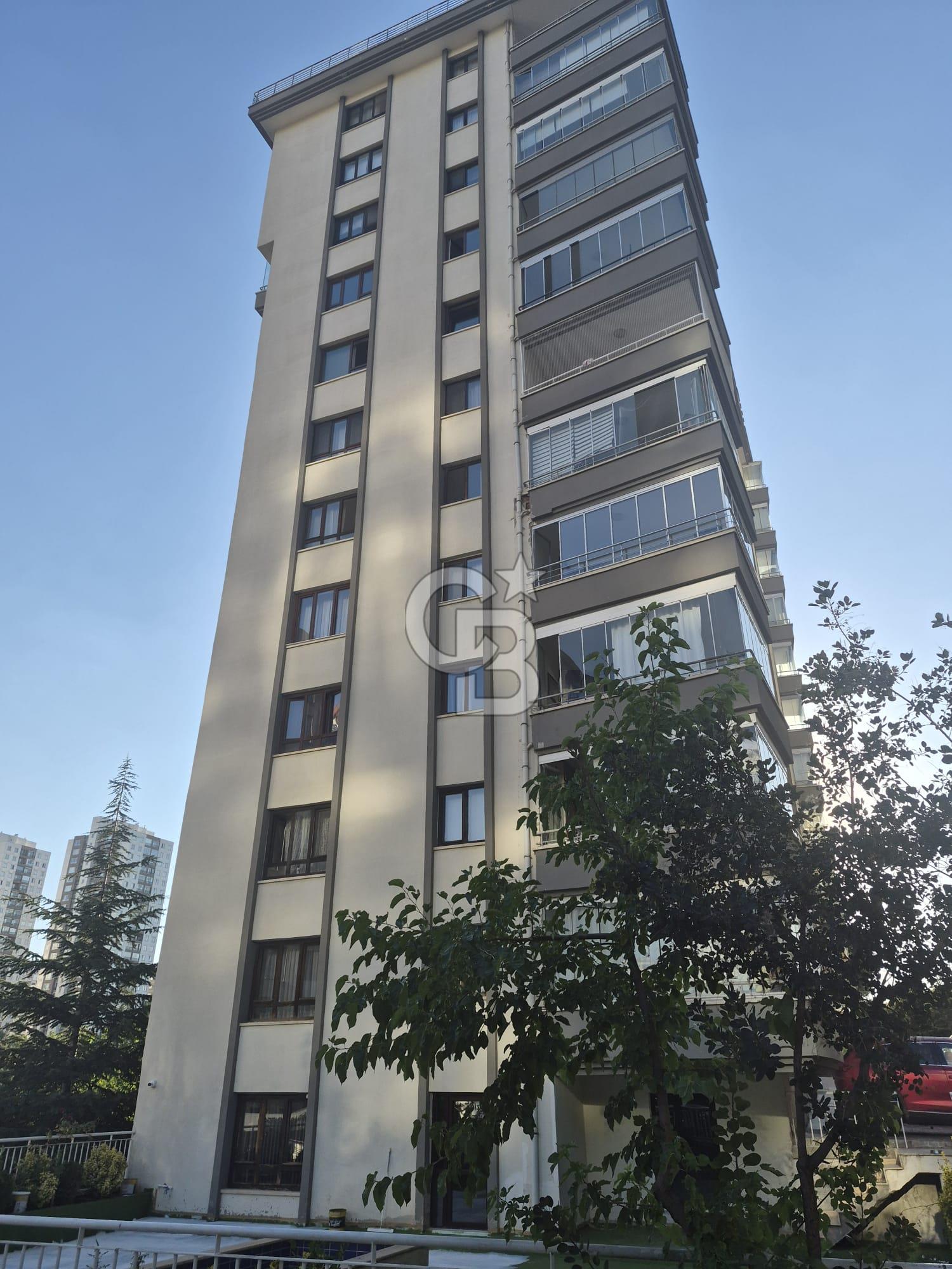 Yıldızevler'de Vadi Manzaralı, Havuzlu Bağ Sitesi Satılık 3+1