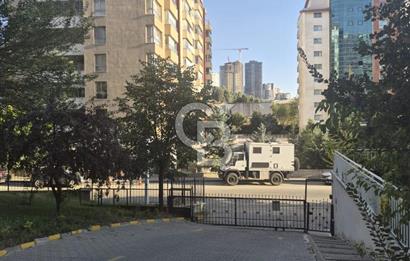 Yıldızevler'de Vadi Manzaralı, Havuzlu Bağ Sitesi Satılık 3+1