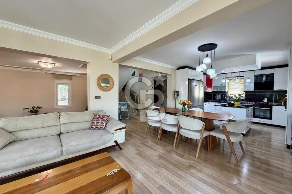 Villakentte Emsalsiz Müstakil Havuzlu Bahçeli 6+3 Triplex Villa