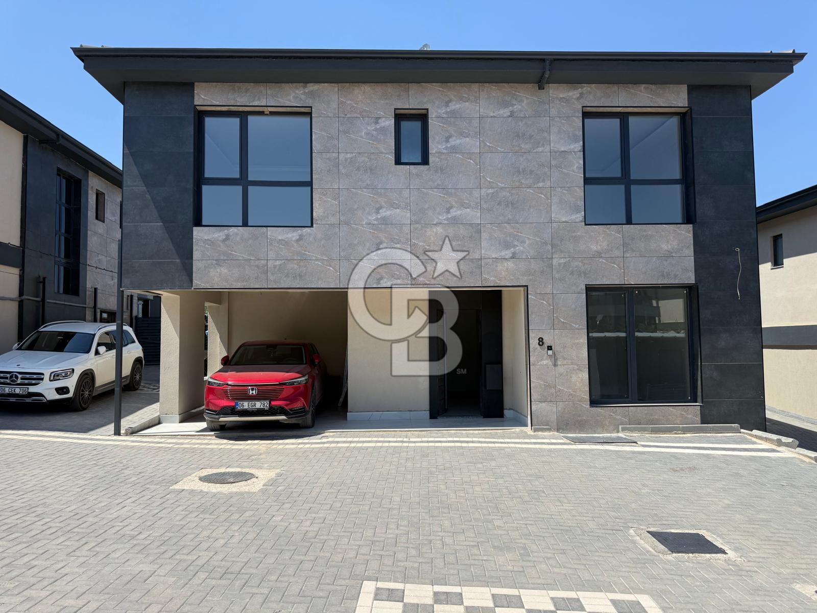 BAĞLICA'DA SITE IÇERISINDE FIRSAT VILLA