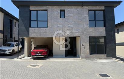 BAĞLICA'DA SITE IÇERISINDE FIRSAT VILLA