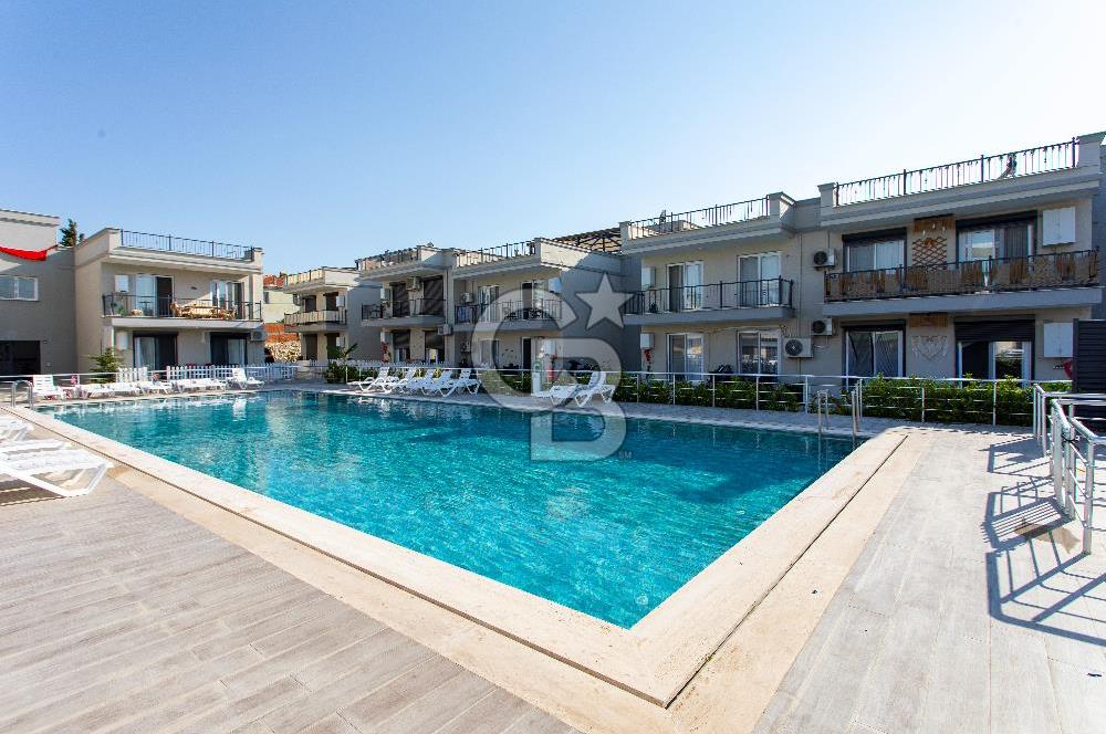 Foça Yenibağarası Havuzlu Sitede 1+1 Kiralık Daire
