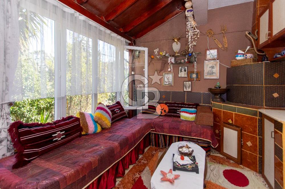 Foça Mercankent Sitesi'nde Satılık 2+1 Fırsat Villa