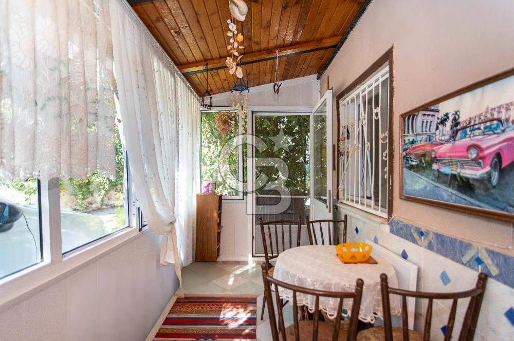 Foça Mercankent Sitesi'nde Satılık 2+1 Fırsat Villa