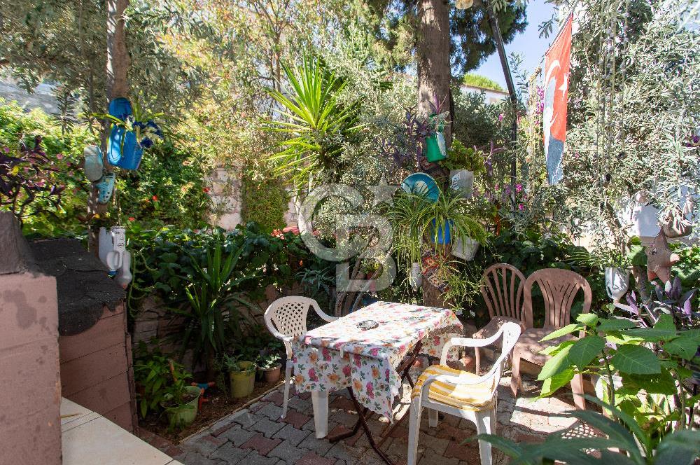 Foça Mercankent Sitesi'nde Satılık 2+1 Fırsat Villa