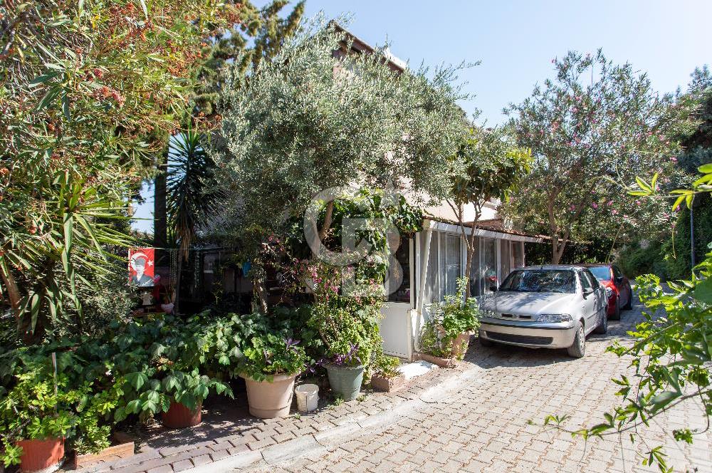 Foça Mercankent Sitesi'nde Satılık 2+1 Fırsat Villa