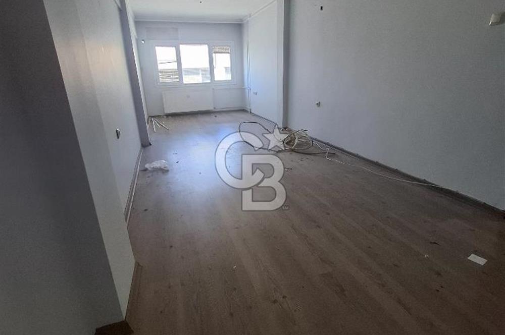 Konak Merkezde ishaninda ofis katı Satılık 