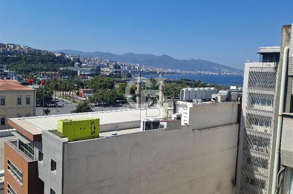 Konak Merkezde ishaninda ofis katı Satılık 