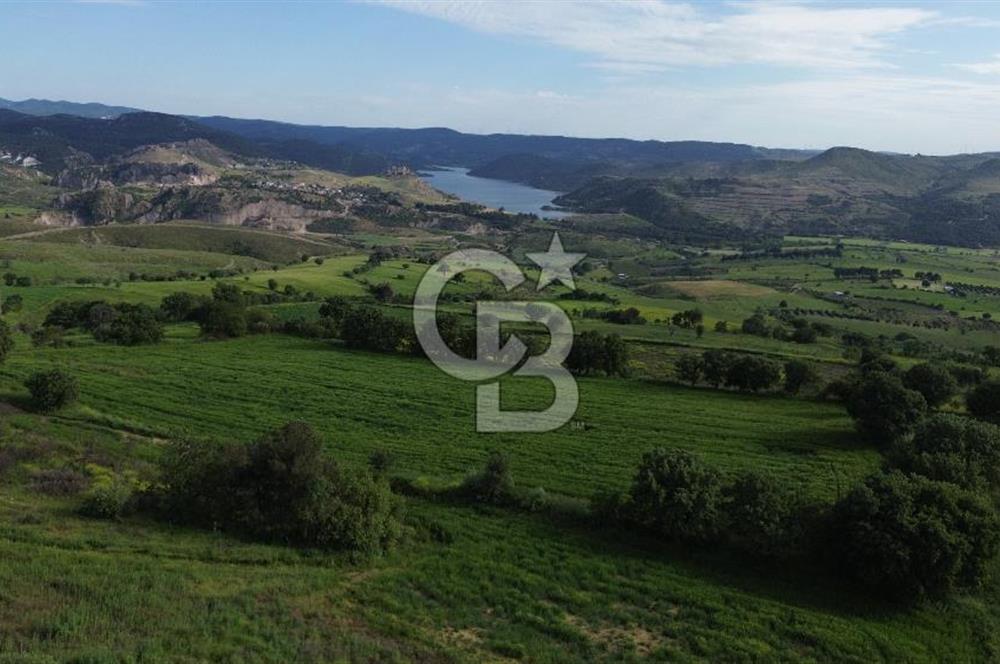 ÇANAKKALE KEMEL KÖYÜNDE BARAJ MANZARALI YATIRIMLIK TARLA