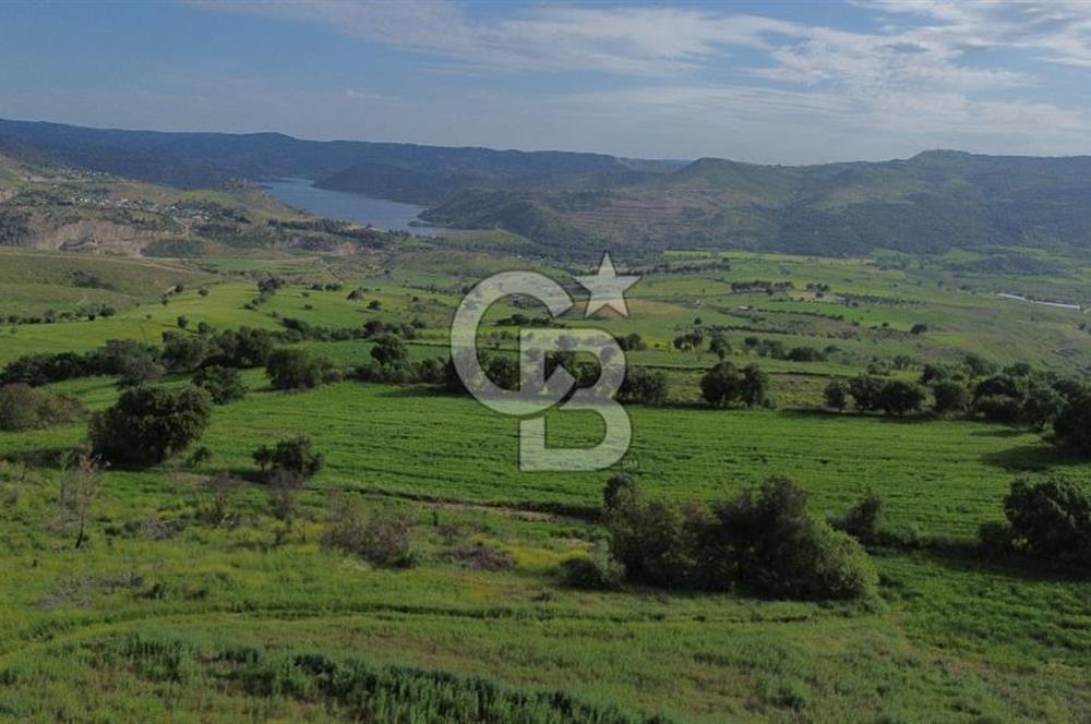 ÇANAKKALE KEMEL KÖYÜNDE BARAJ MANZARALI YATIRIMLIK TARLA