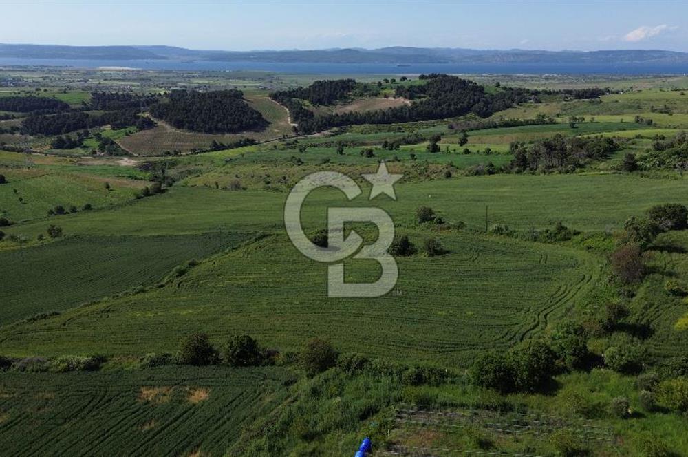 ÇANAKKALE KEMEL KÖYÜNDE DENİZ MANZARALI YATIRIMLIK TARLA